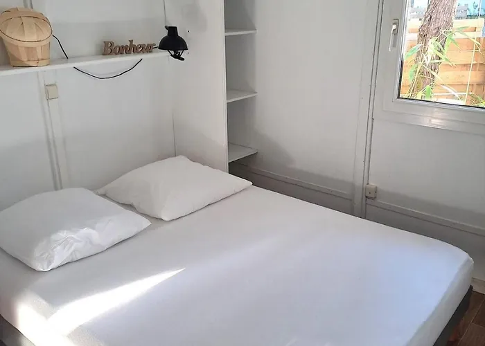 Lot 23 - 4-6 Places شاليه